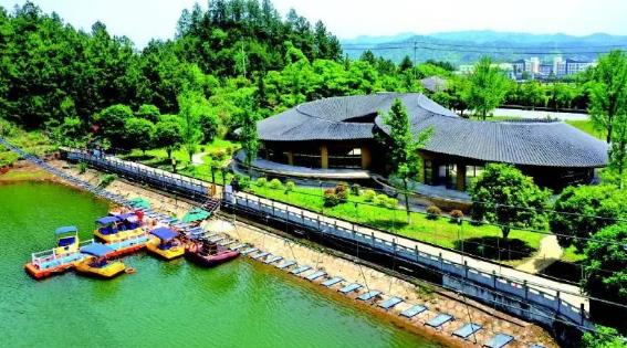 擦亮生態(tài)自然底色，做活文旅發(fā)展“大文章”